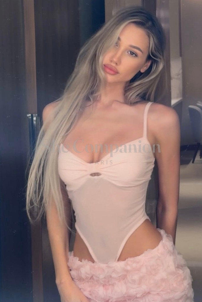 Alice – luxury escorts Paris