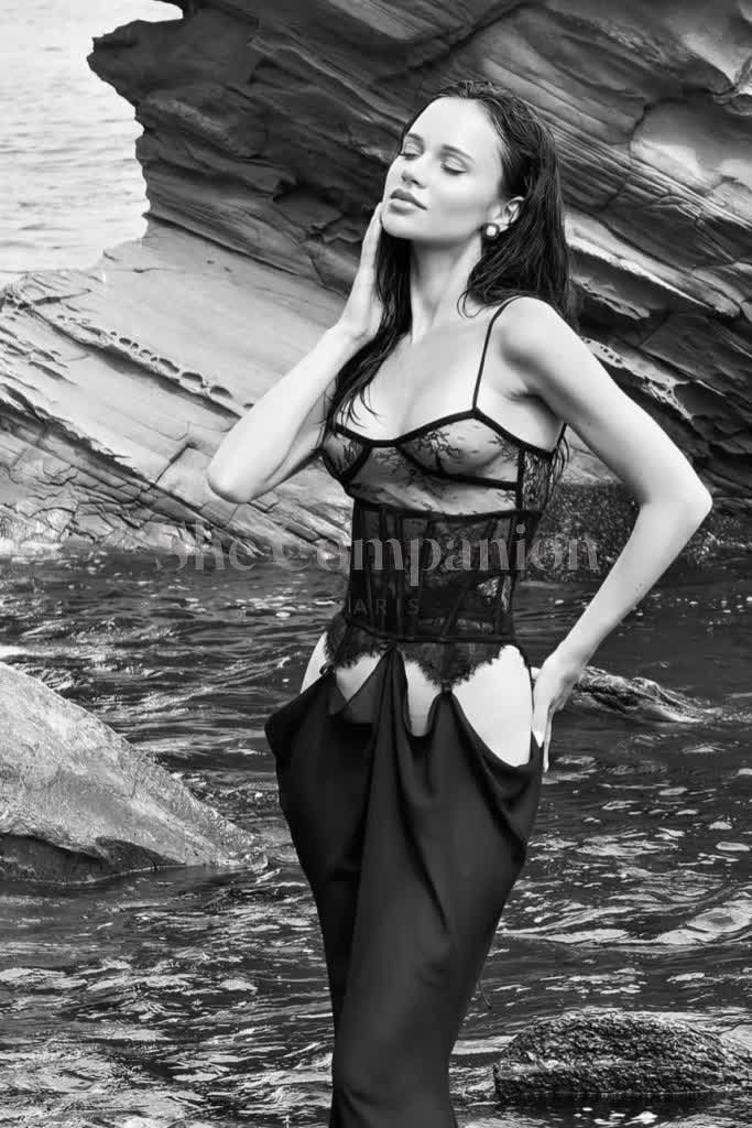 Zlata – Paris high class escort